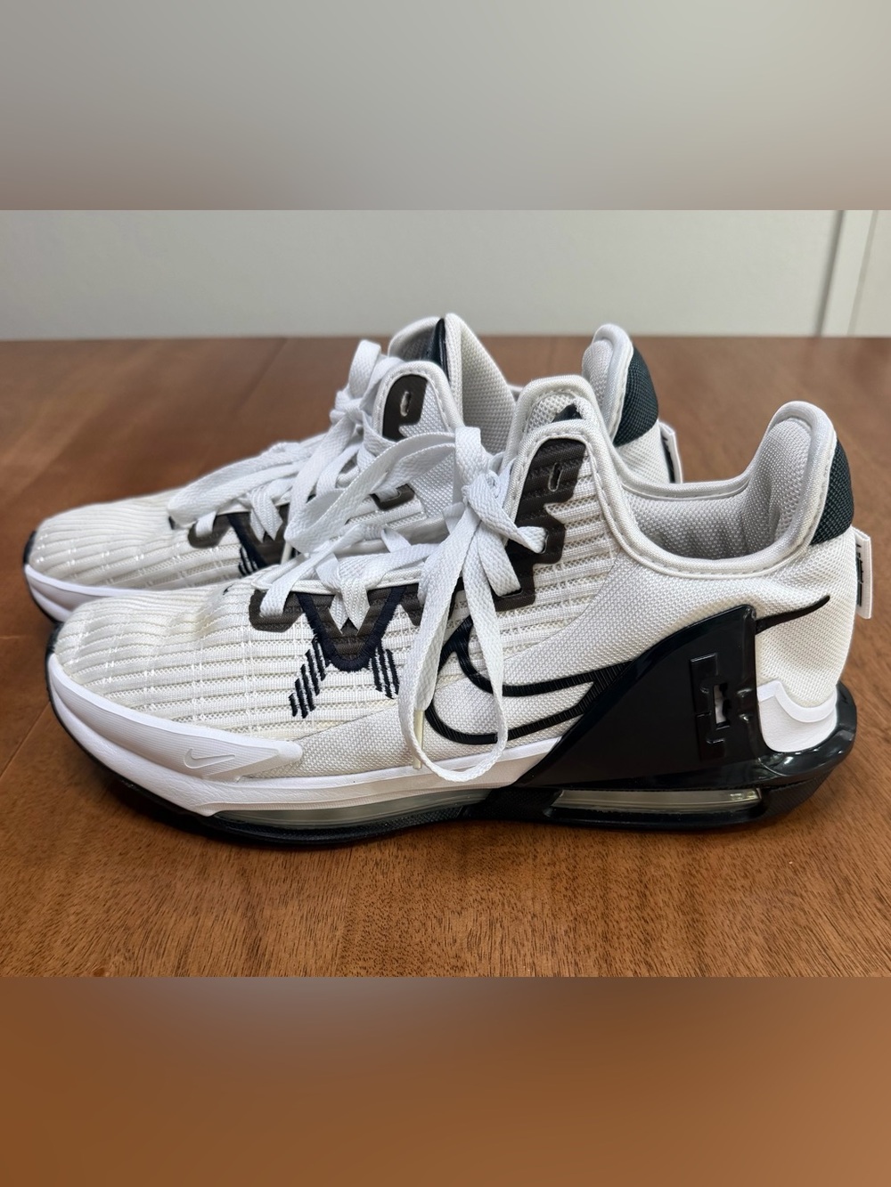 Nike - Men’s Lebron Witness 6 TB Shoes | White & Black | SIZE 9.5 (Pre-Owned)